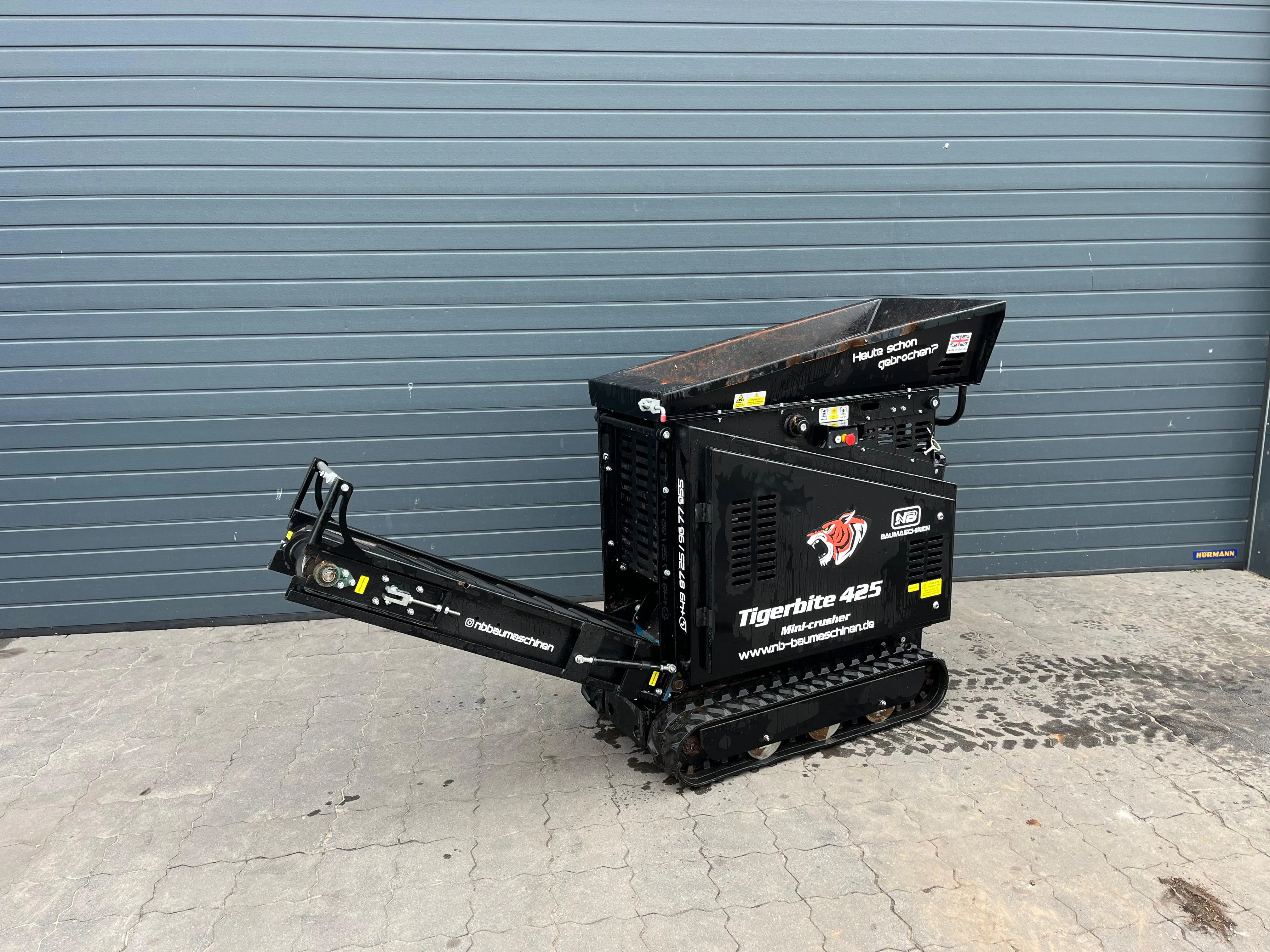 Minibrecher Tigerbite 425 zum Mieten bei JE Rent & Service in Dornum
