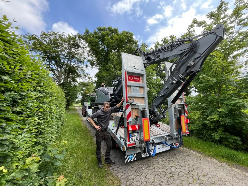 Jan Eisenhauer von JE Rent & Service bei der Arbeit mit der Hubarbeitsbühne